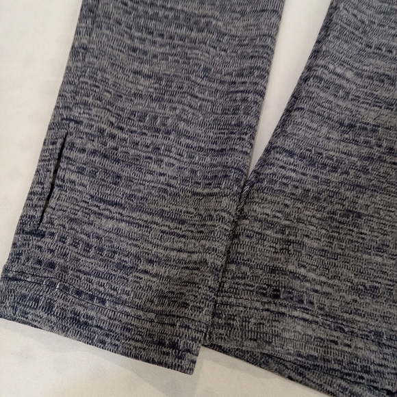 Nike Women's Gray Quarter-Zip Top Size Medium NWT - Picture 13 of 16